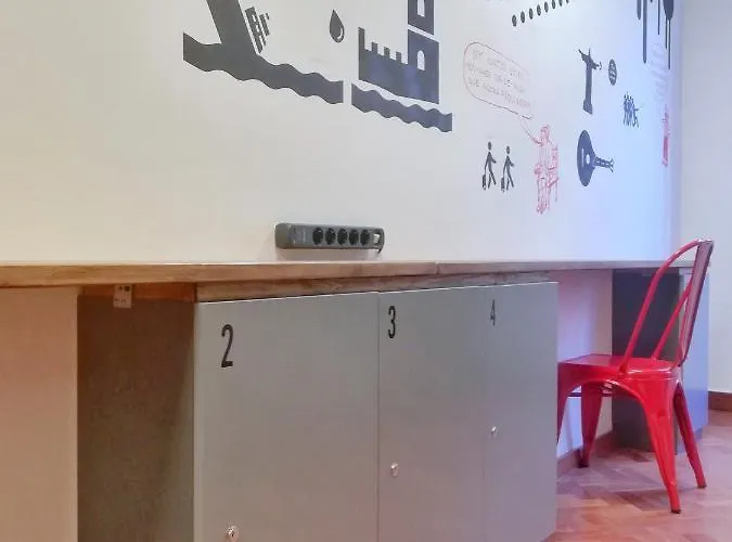 Draft & אכסניה ליסבון