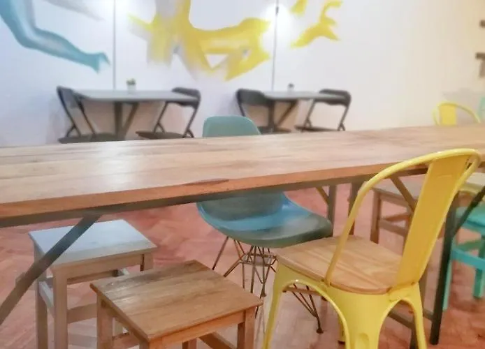 ホステル Draft & *