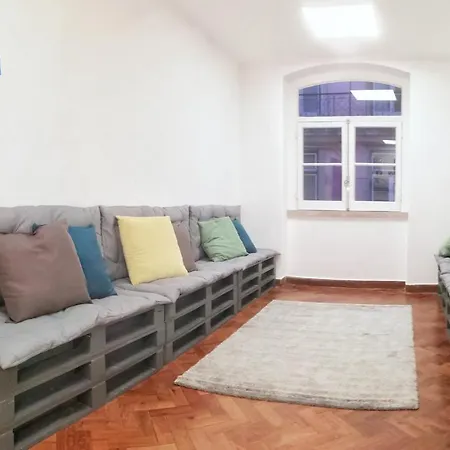 Draft Hostel&rooms * Lissabon